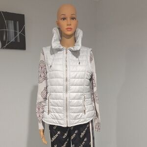 Chico's Metallic Gray Puffer Jacket With Removable Sleeves